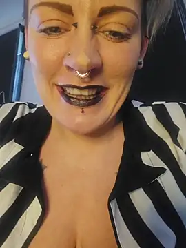 PinkTheHawk online show from October 10, 5:45 am