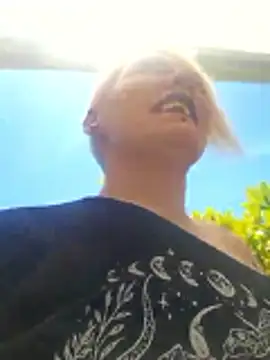 PinkTheHawk online show from December 14, 10:37 pm