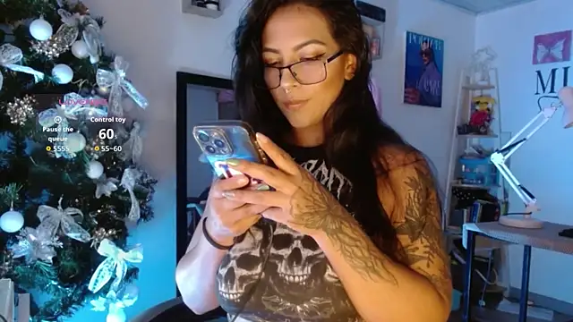 karlavittar online show from November 16, 3:52 am