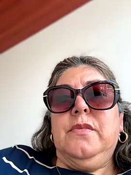 emma tour online show from November 9, 9:33 pm