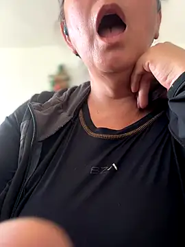 emma tour online show from November 17, 8:31 pm