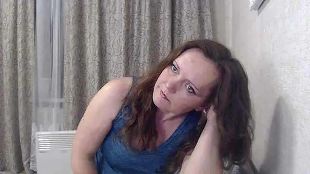 SheLion online show from December 4, 4:30 pm