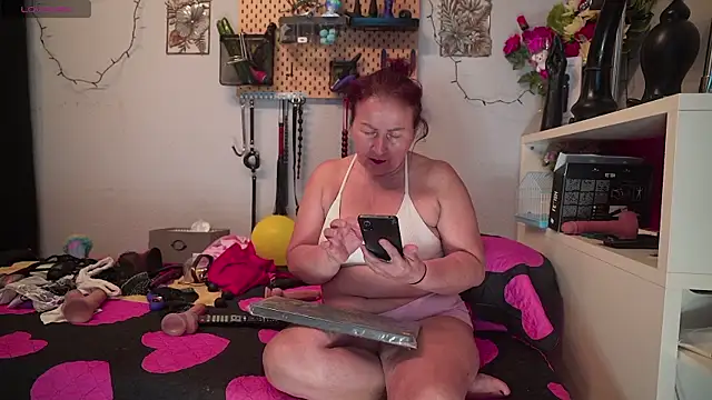 barbarah  online show from April 16, 4:39 pm