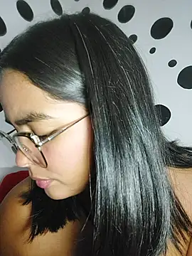 missmelissa  online show from April 21, 2:51 am