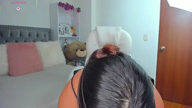 Kyllie B online show from April 3, 3:26 am