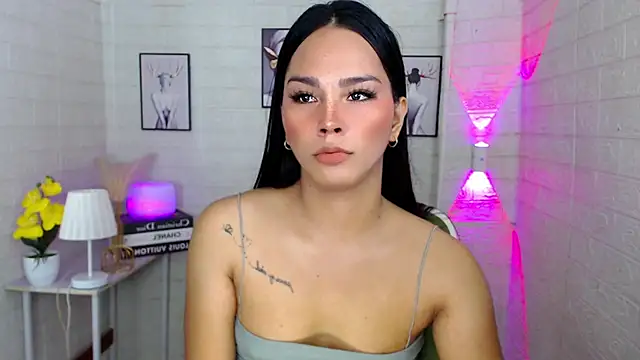 Snapshot of LylianaGirlx chatting on September 21, 3:32 pm LylianaGirlx online show from September 21, 3:32 pm