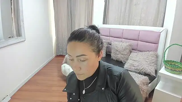gaby trent online show from June 12, 4:48 pm