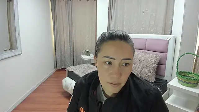 gaby trent online show from June 18, 4:12 pm