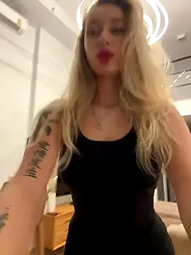  Kiss me hard  online show from October 8, 1:59 pm