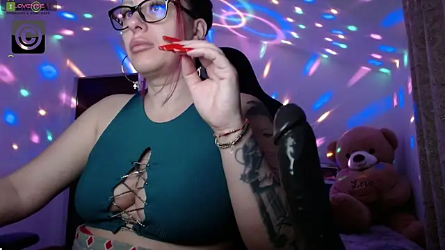 SonyaDevon online show from April 18, 2:58 am