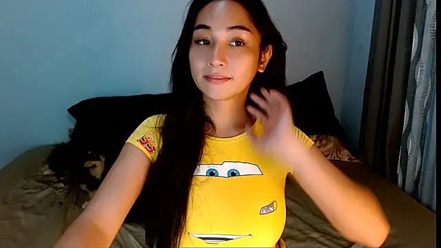 SweetLilly 18 online show from April 5, 3:38 am