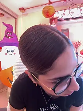 Snapshot of Zoe_Bae chatting on October 15, 10:12 pm Zoe Bae online show from October 15, 10:12 pm