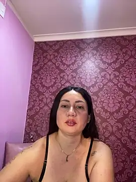 juliana diaz online show from December 19, 11:46 am