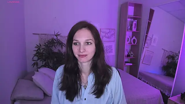 MirandaGlow online show from April 18, 5:43 am