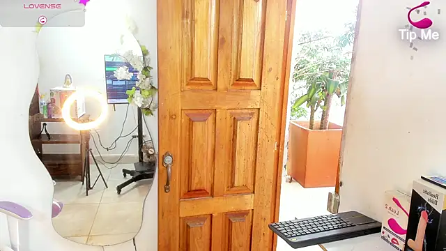 sofia gold  online show from April 8, 3:47 pm