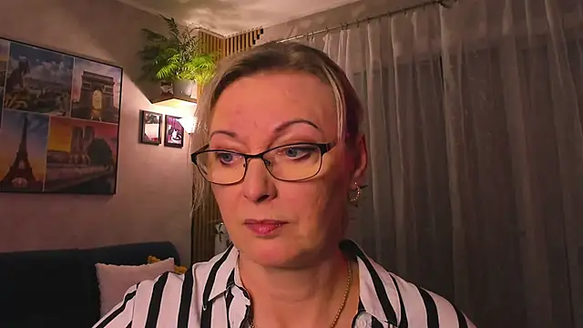 vanessa chat online show from April 15, 7:58 pm