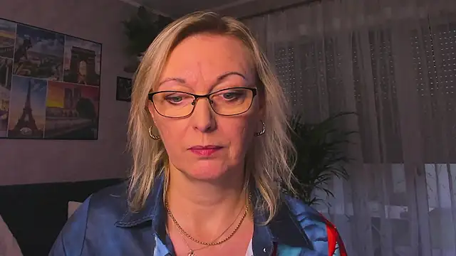 vanessa chat online show from December 3, 2:52 pm