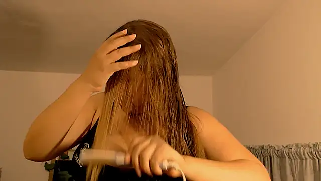 pamela doll online show from December 4, 9:04 pm