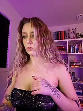 LilyOrion online show from November 2, 3:32 am