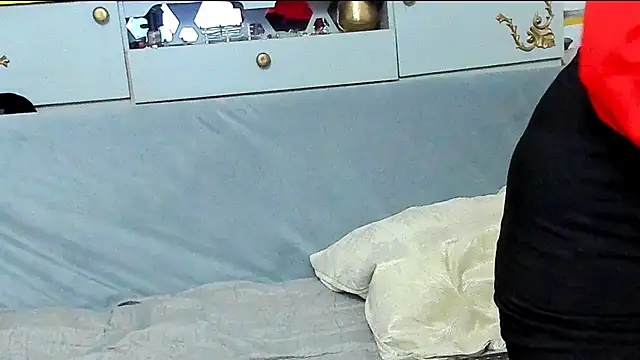 KateConner online show from October 27, 6:24 pm