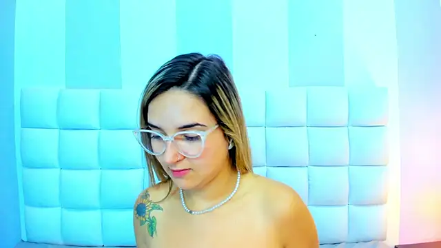 teresasroom  online show from November 22, 5:37 pm