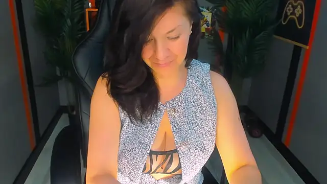 AnaMills online show from March 24, 2:00 pm