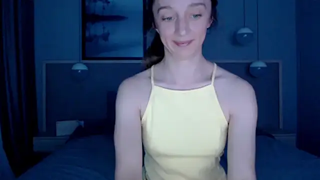 ShySchoolGirl online show from September 14, 9:56 pm