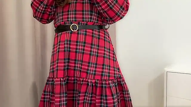 ShySchoolGirl online show from December 22, 4:21 pm