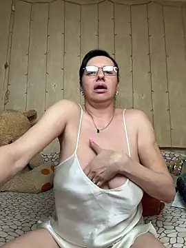 Amberhotqueen online show from April 7, 12:07 pm