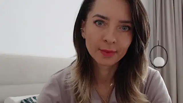 StyleSerene online show from November 19, 10:37 am