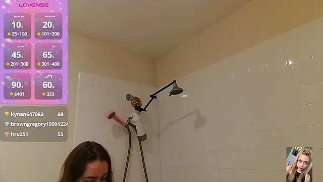 Blondiewithanass online show from October 19, 11:40 pm