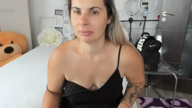 sweetemy4u online show from September 12, 8:56 am