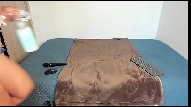 AmeliPonce online show from March 26, 1:57 pm