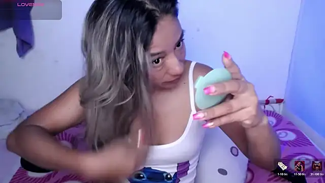 ninatiny online show from April 7, 11:56 am