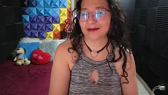 Snapshot of katifoxx chatting on September 24, 3:11 pm katifoxx online show from September 24, 3:11 pm