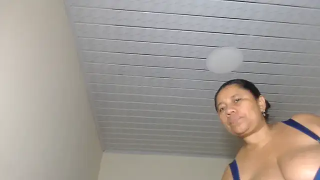 adrixxx38 online show from October 7, 6:29 am