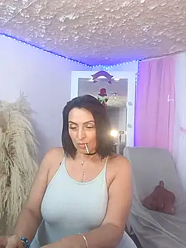 zullyxhot online show from November 25, 9:37 pm