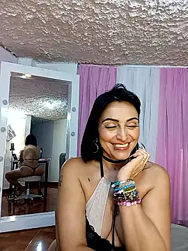 zullyxhot online show from February 7, 10:35 pm