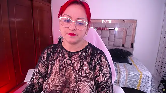 Snapshot of salomecastro_ chatting on October 19, 3:36 pm salomecastro online show from October 19, 3:36 pm