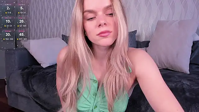 CharliSweet online show from February 16, 1:33 pm