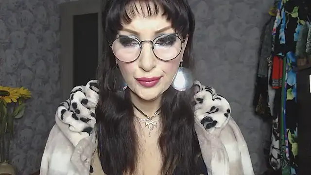 Aziza1 online show from November 4, 5:07 pm