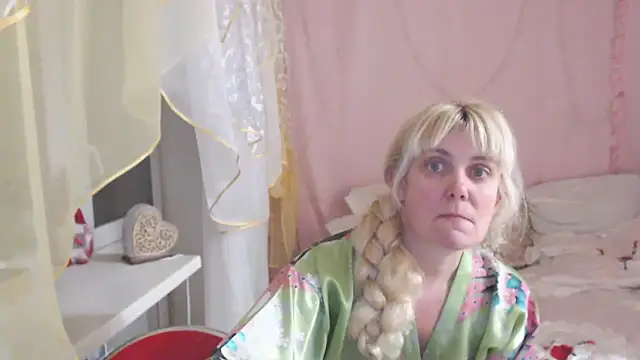 SunnySylvia online show from November 23, 4:19 pm