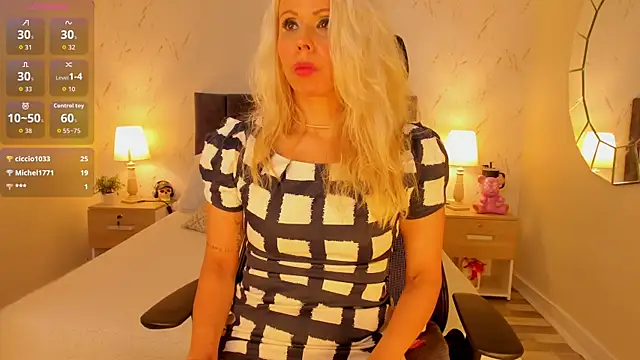 Snapshot of Luci_evans chatting on October 10, 3:17 pm Luci evans online show from October 10, 3:17 pm