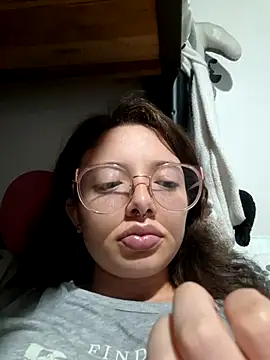 linda-schmidt online show from December 23, 3:21 am