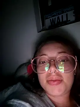 Snapshot of linda-schmidt chatting on October 5, 2:38 am linda-schmidt online show from October 5, 2:38 am