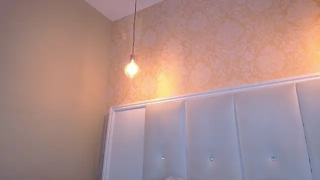 KayaBrown online show from February 5, 1:36 pm