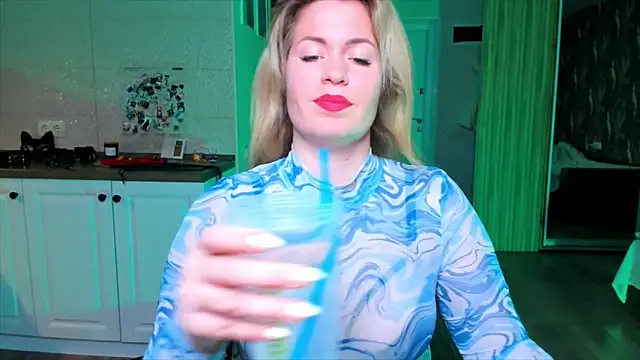 HotTiffani online show from March 2, 3:08 pm