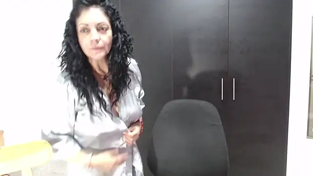 mijal queen online show from October 31, 4:14 am