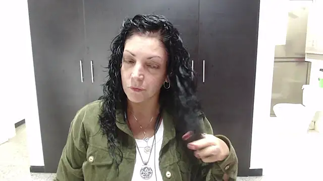 mijal queen online show from December 4, 2:58 am