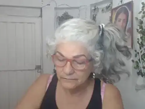 Snapshot of FunnyGrandma chatting on September 9, 12:54 am FunnyGrandma online show from September 9, 12:54 am